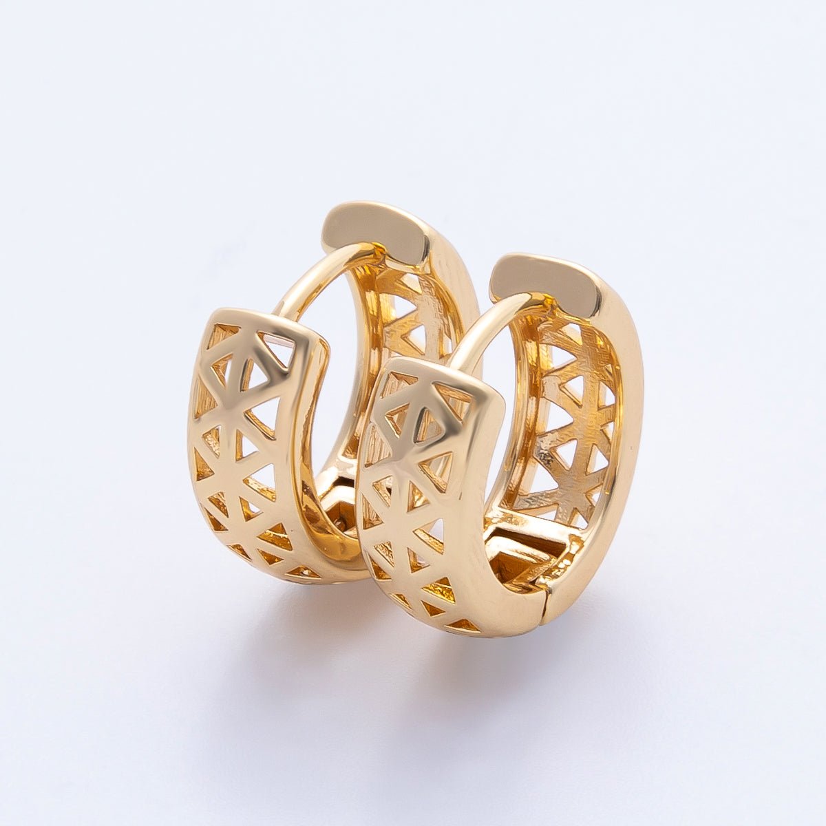 18K Gold Filled 16mm Wide Geometric Lined Filigree Huggie | Earrings - 00220 - DLUXCA