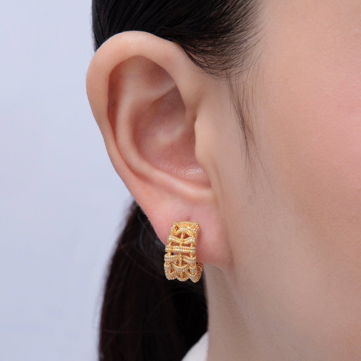 18K Gold Filled 17mm Geometric Rope C - Shaped Hoop Earrings | T001 - DLUXCA