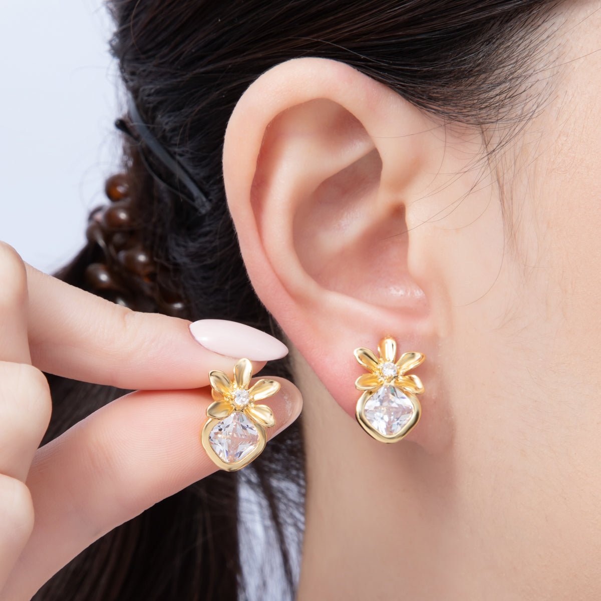 18K Gold Filled 18.3mm Clear CZ Flower Heart Stud Earrings | Earrings - 00045 - DLUXCA