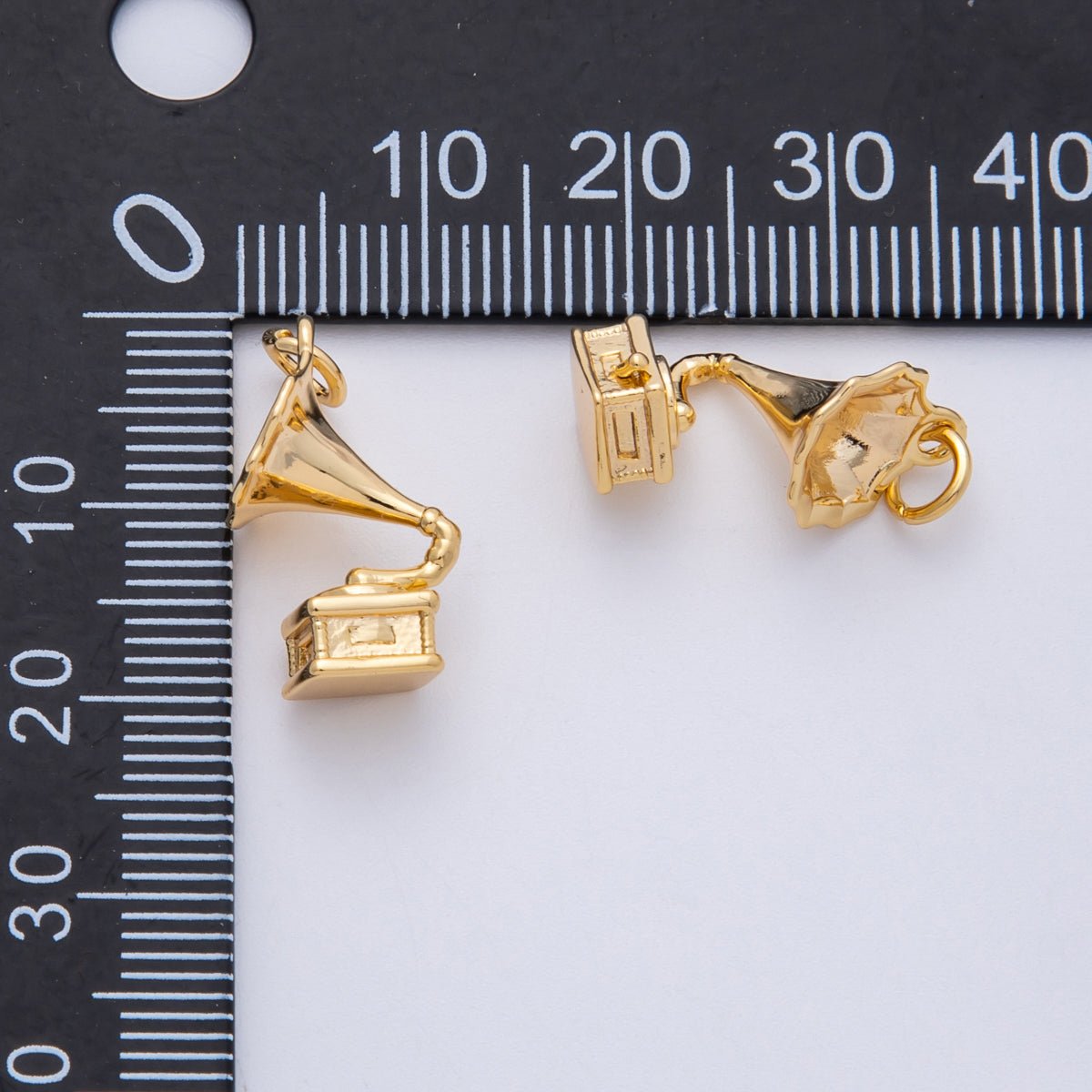 18K Gold Filled 18.5mm 3D Multidimensional Music Gramophone Vinyl Record Player | Charms - 00293 - DLUXCA
