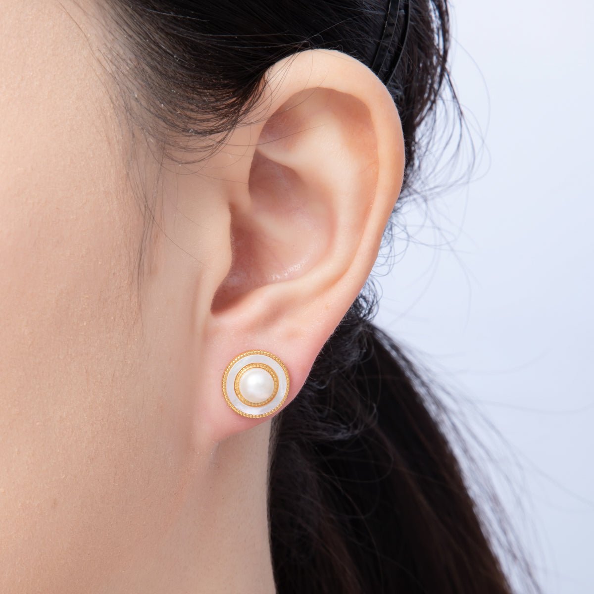 18K Gold Filled 18mm Shell Pearl Round Beaded Stud Earrings | Q516 - DLUXCA