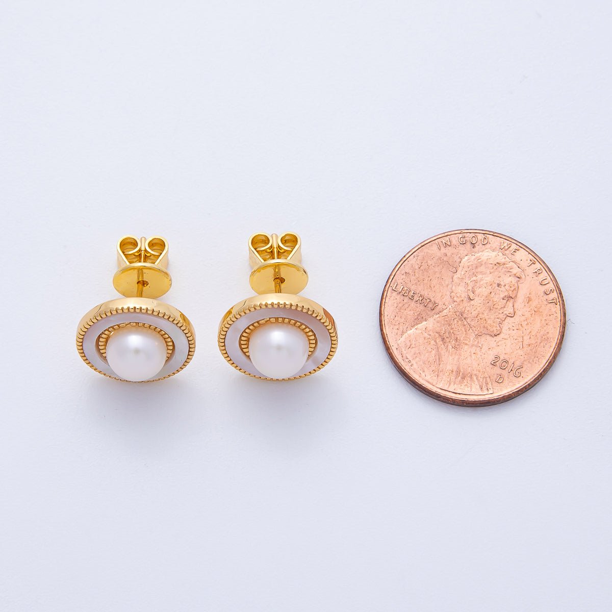 18K Gold Filled 18mm Shell Pearl Round Beaded Stud Earrings | Q516 - DLUXCA