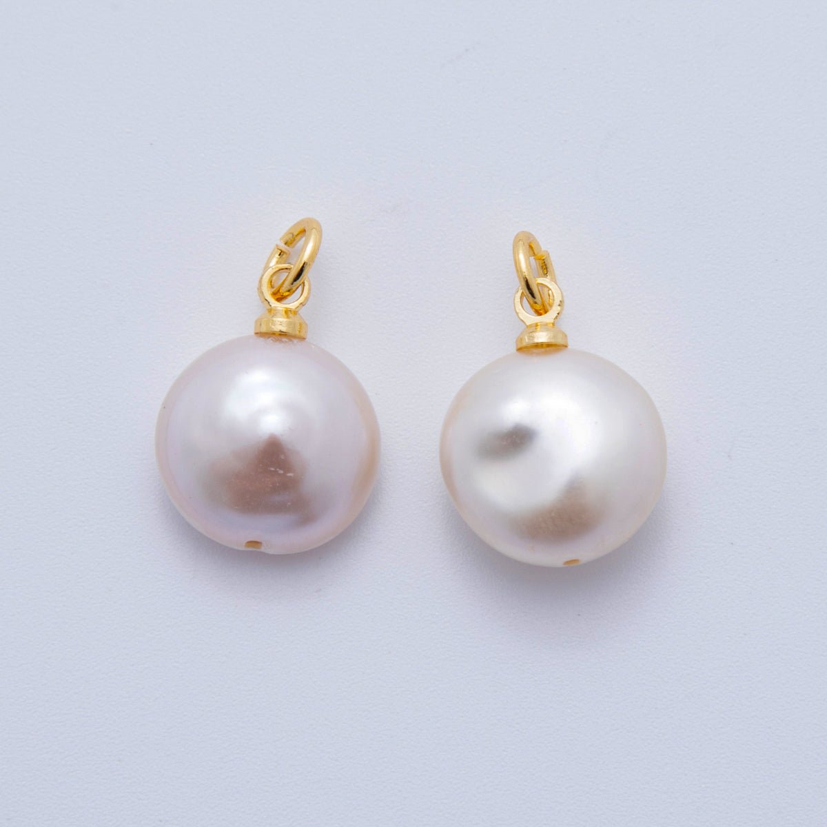 18K Gold Filled 19mm White Freshwater Round Pearl Charm | AF624 - DLUXCA