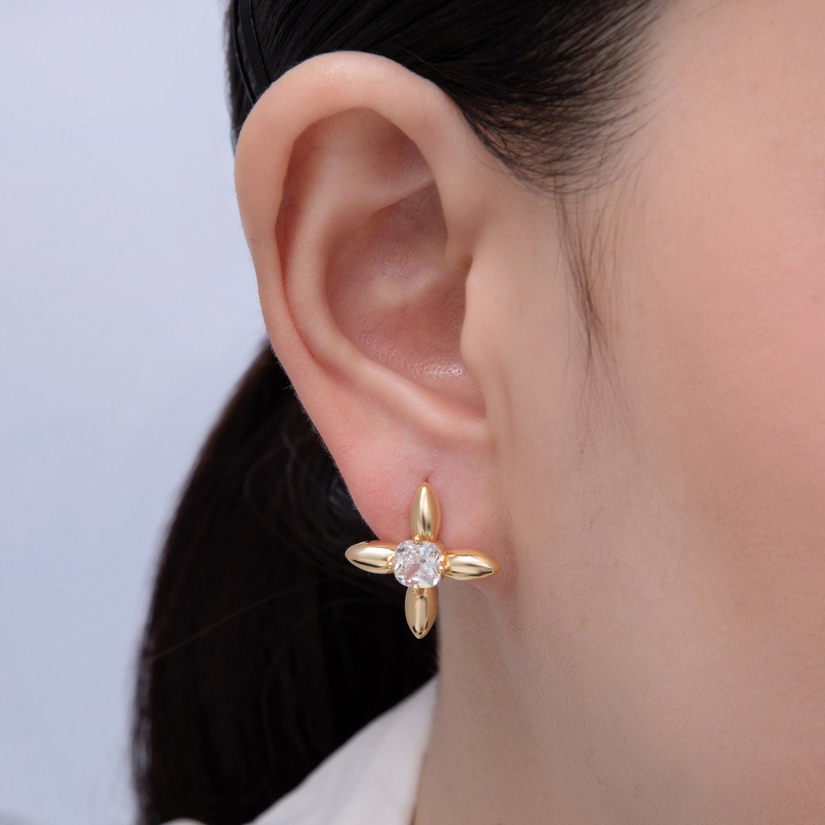 18K Gold Filled 20mm Clear CZ Petal Flower Stud Earrings | T129 - DLUXCA