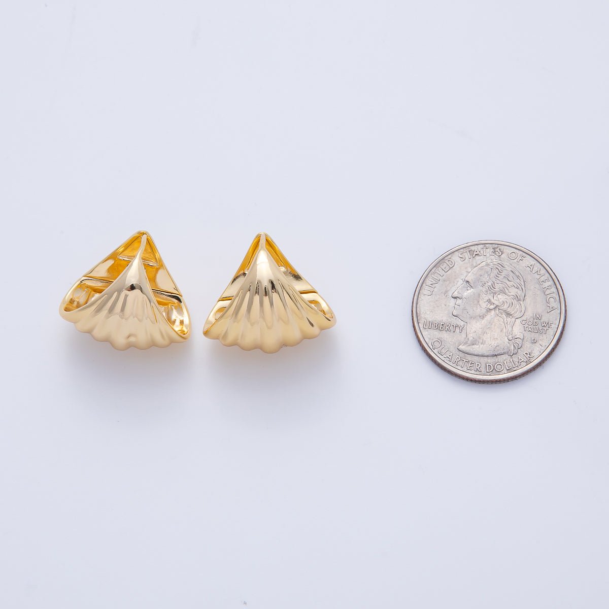 18K Gold Filled 21mm Croissant Triangle Cartilage Huggie Earrings | AE626 - DLUXCA