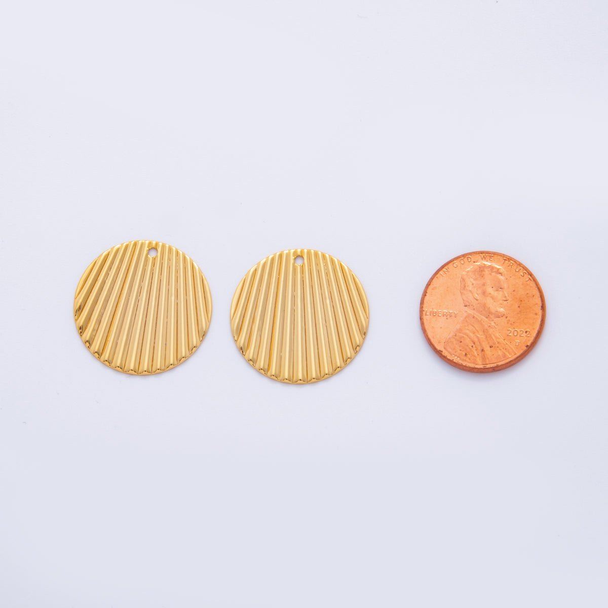 18K Gold Filled 21mm Ribbed Linear Round Charm Finding | Z1196 - DLUXCA
