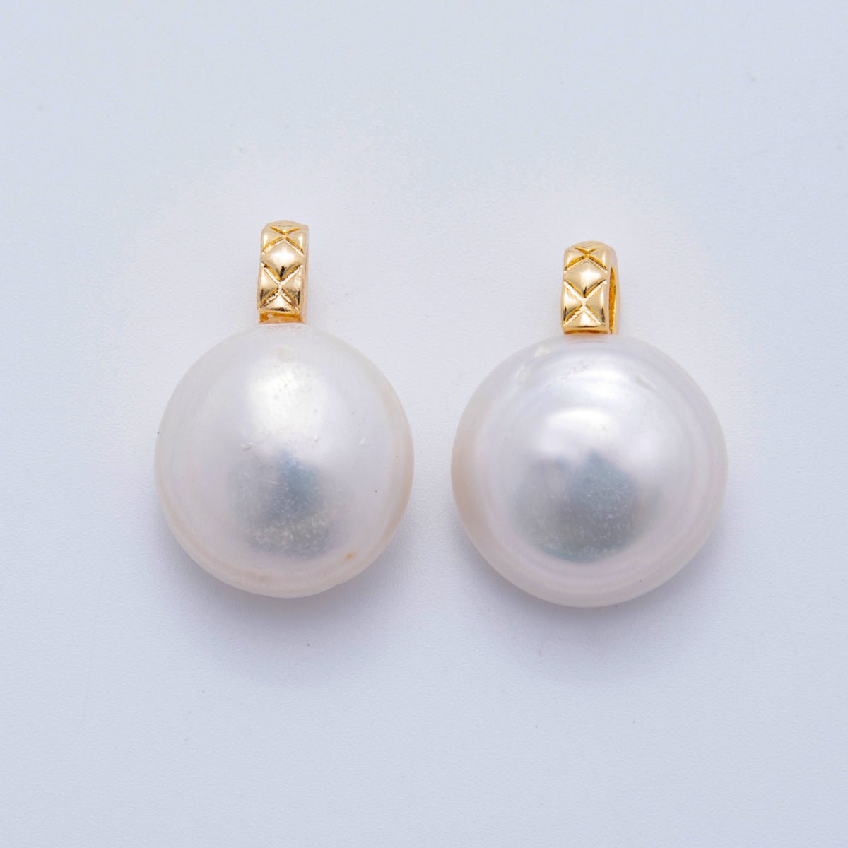 18K Gold Filled 22mm Freshwater True Circle Round Pearl Charm | AF621 - DLUXCA