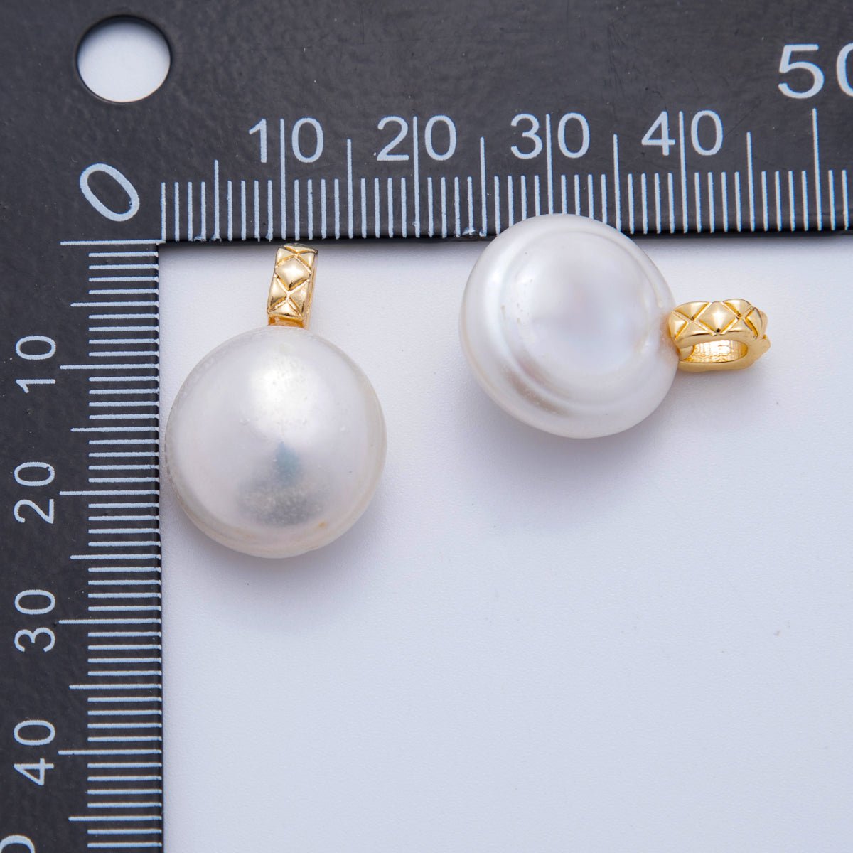 18K Gold Filled 22mm Freshwater True Circle Round Pearl Charm | AF621 - DLUXCA