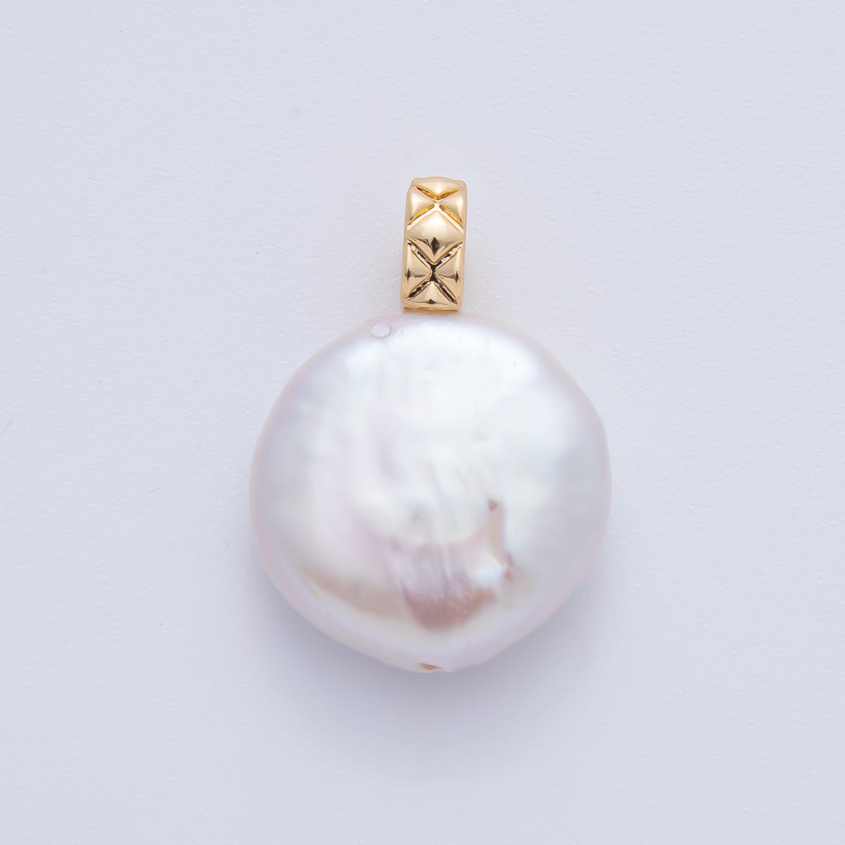 18K Gold Filled 25mm Natural Round Heishi Freshwater Pearl Quilted Pendant | AF634 - DLUXCA