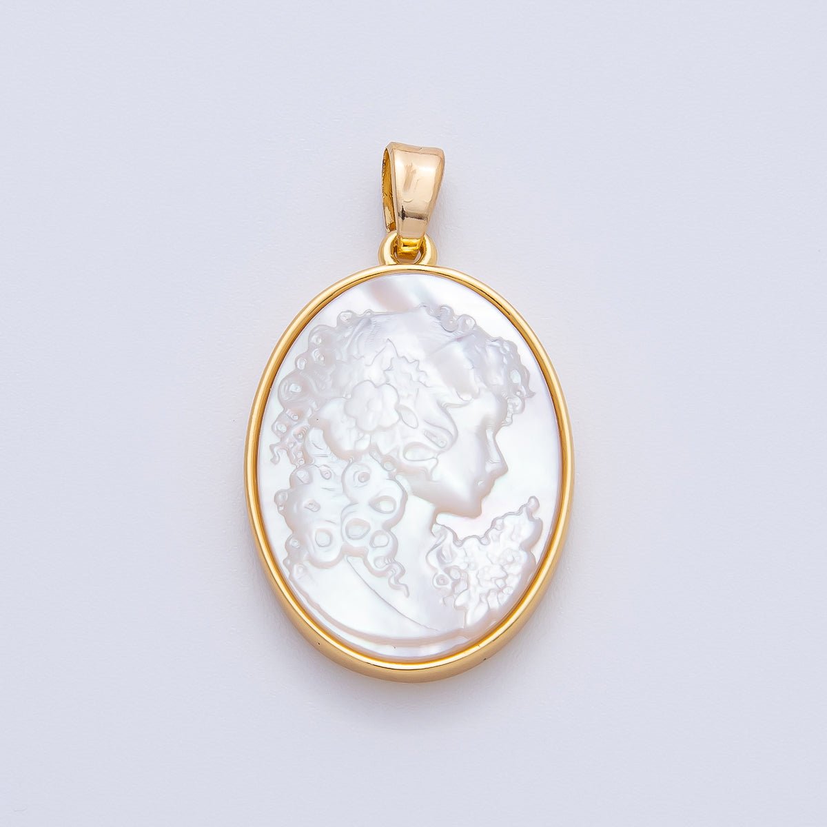 18K Gold Filled 28mm Butterfly Shell Oval Medallion Young Princess Drop Pendant | AF1149 - DLUXCA