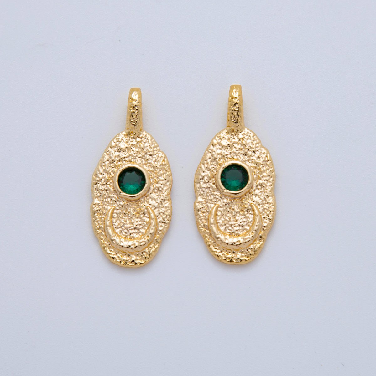 18K Gold Filled 28mm Emerald Moon Textured Oval Pebble Pendant | AH785 - DLUXCA