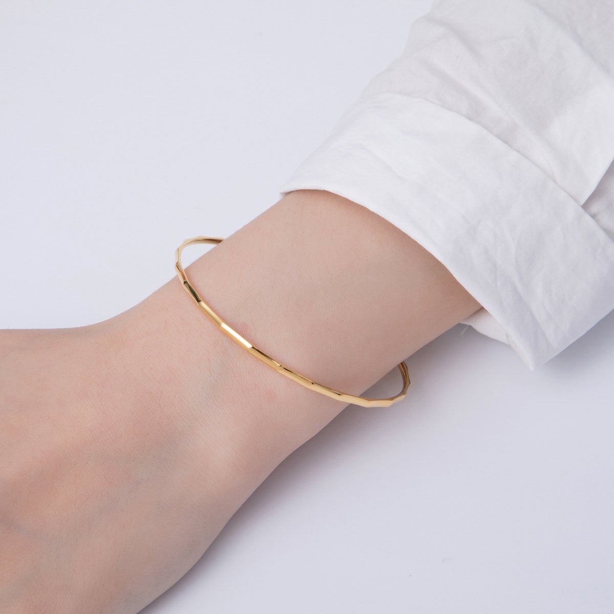 18K Gold Filled 2mm Thin Geometric Wavy Bangle Bracelet | WA - 1459 - DLUXCA