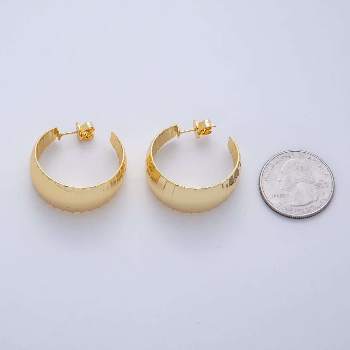 18K Gold Filled 30mm Ribbed Geometric C - Shaped Hoop Earrings | AD1642 - DLUXCA
