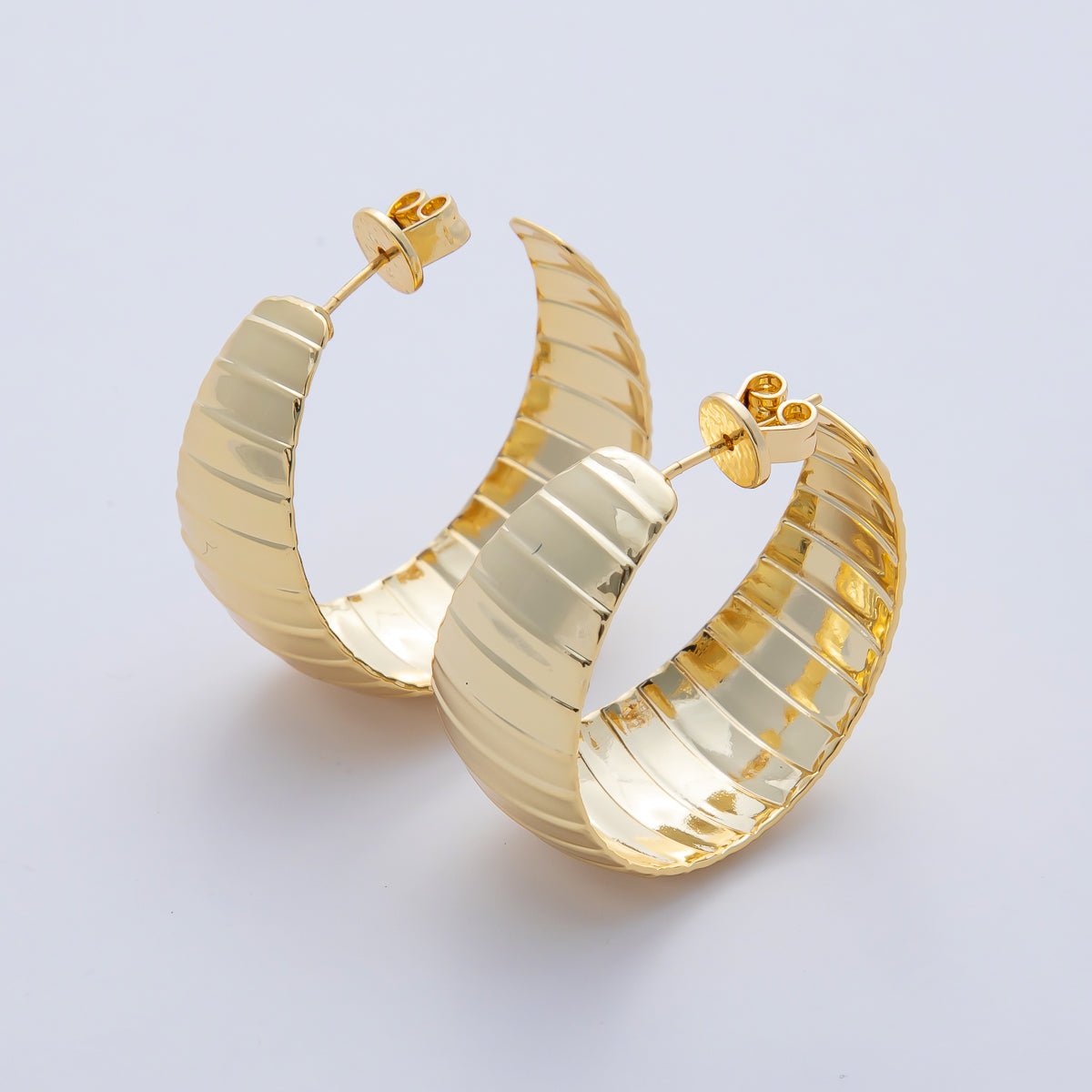 18K Gold Filled 30mm Ribbed Geometric C - Shaped Hoop Earrings | AD1642 - DLUXCA