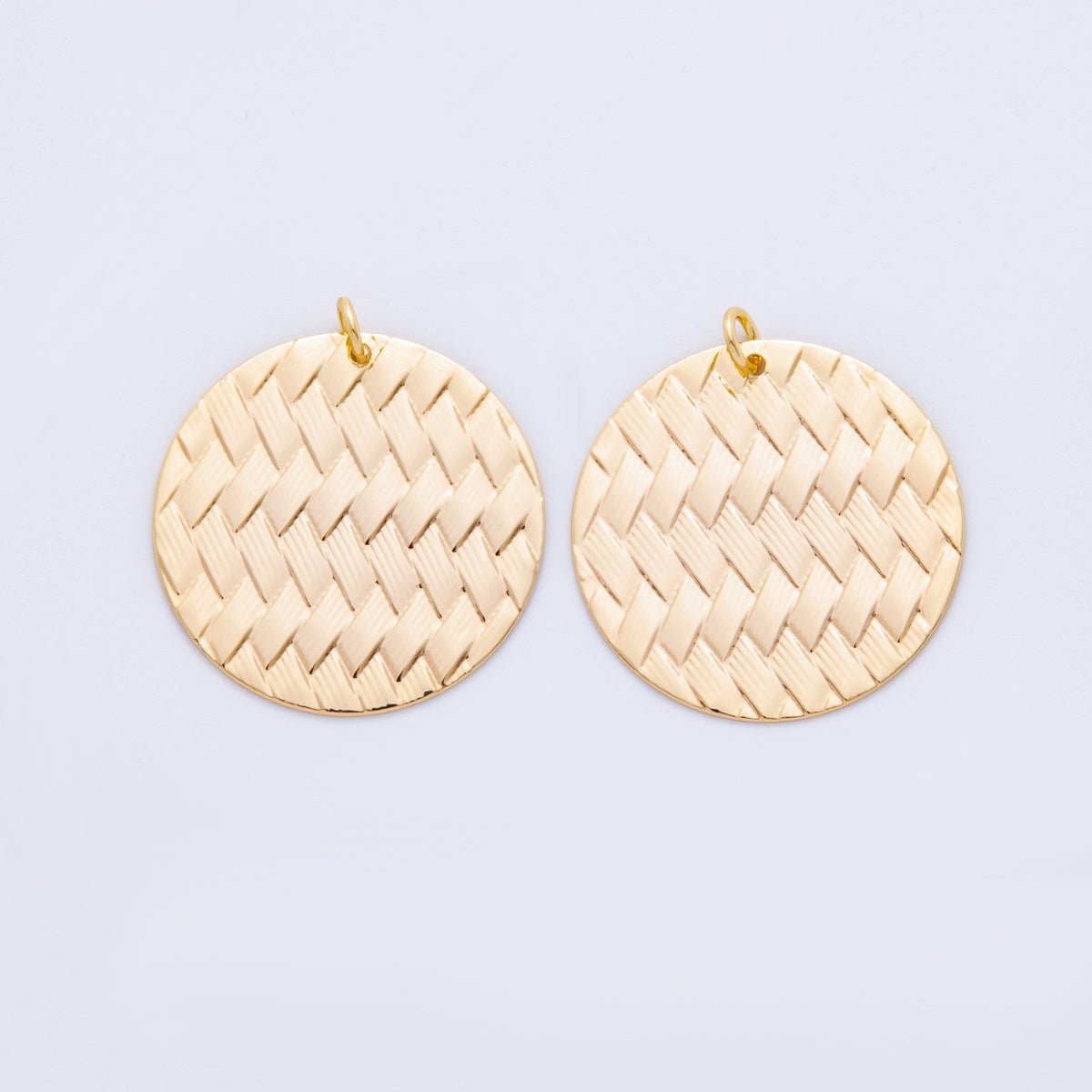 18K Gold Filled 31.5mm Quilted Woven Round Charm | X747 - DLUXCA