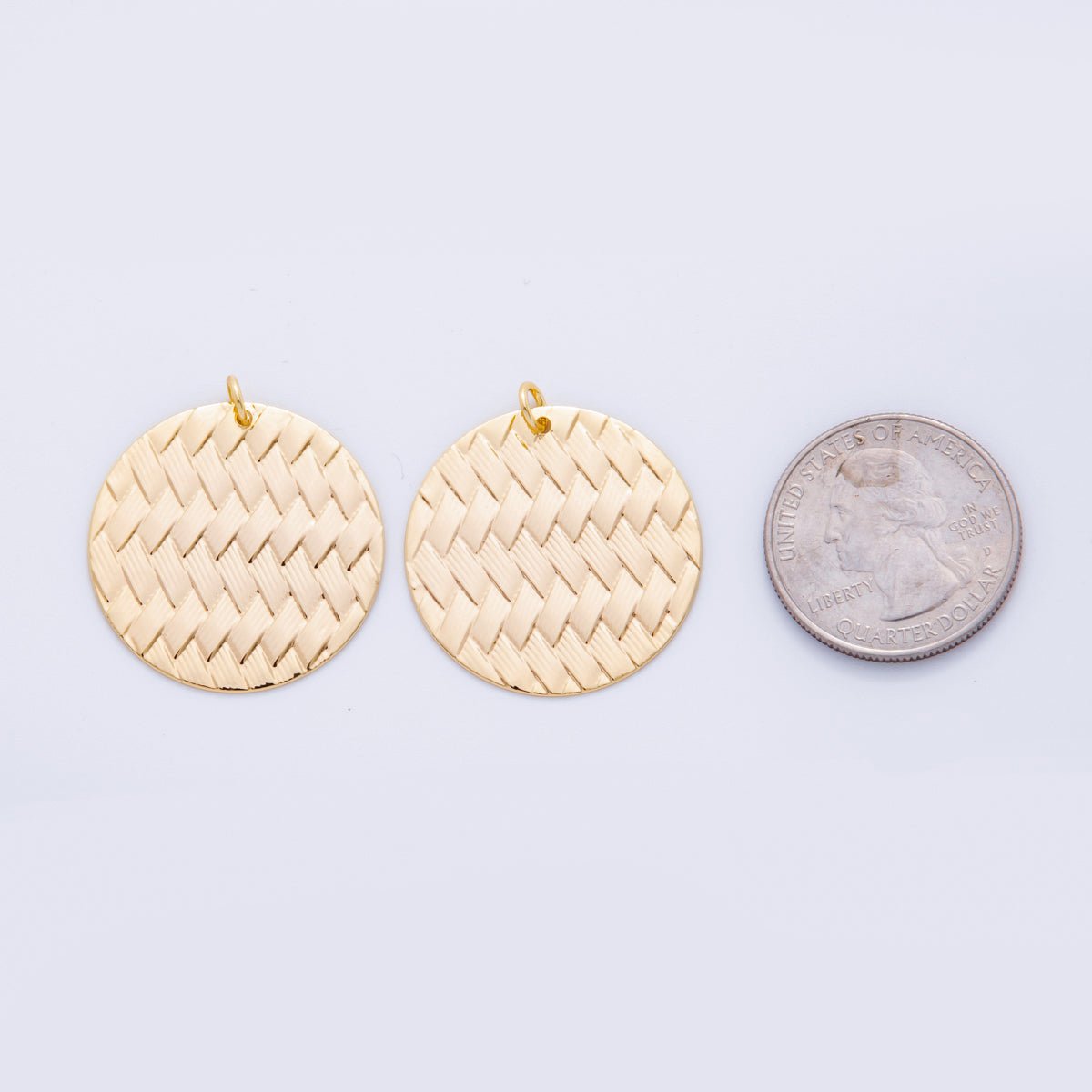 18K Gold Filled 31.5mm Quilted Woven Round Charm | X747 - DLUXCA