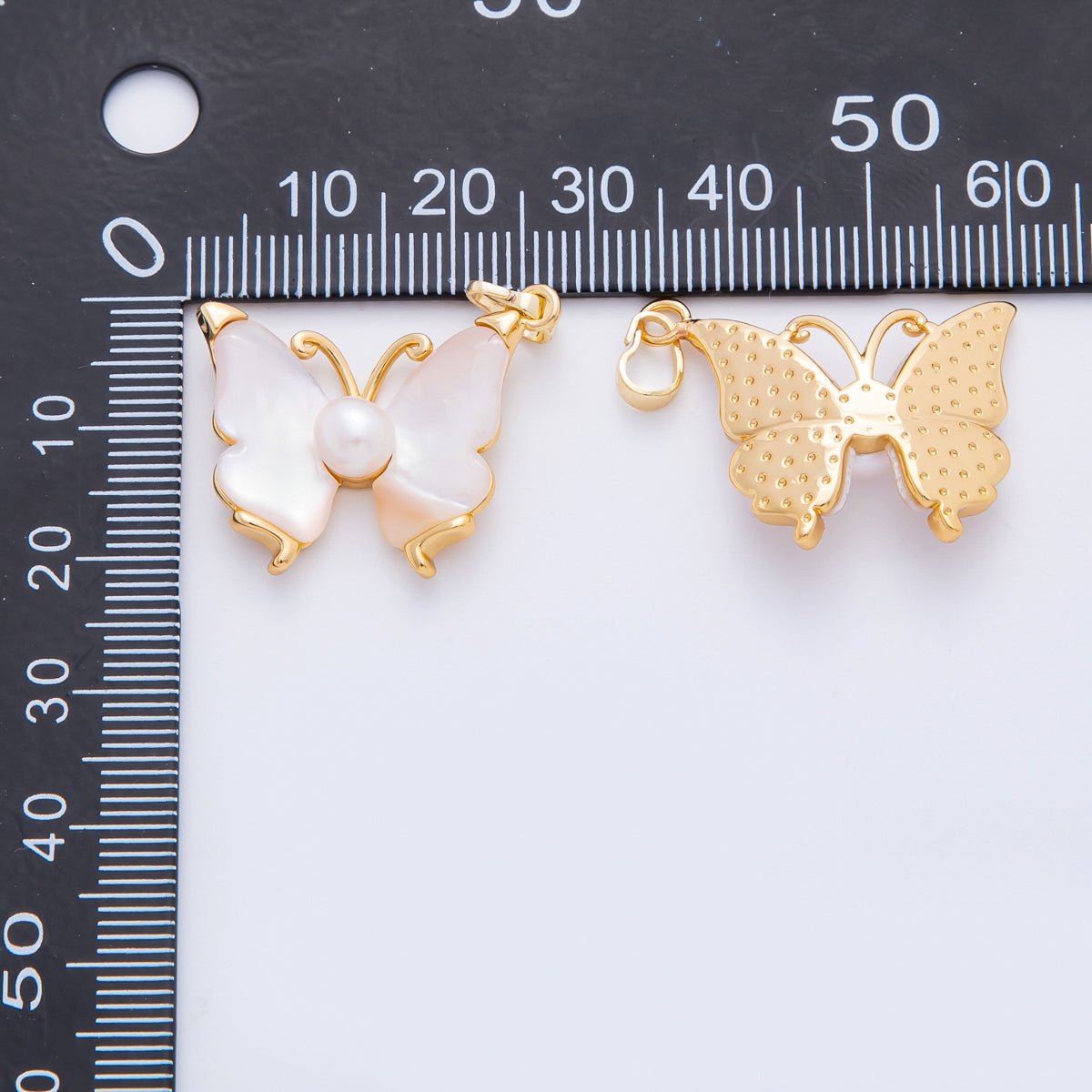 18K Gold Filled 32mm Mother of Pearl Dreamy Butterfly Animals Pendant | AF - A1127 - DLUXCA
