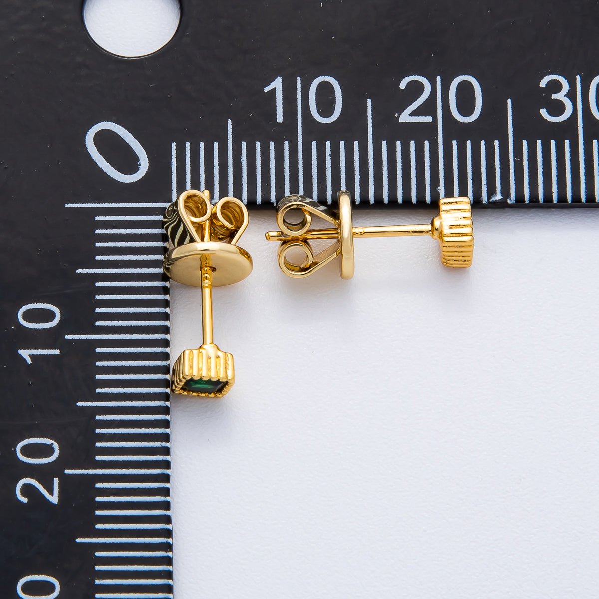 18K Gold Filled 5mm Emerald Green CZ Rhombus Bubbly Framed Studs Earrings | AD1571 - DLUXCA