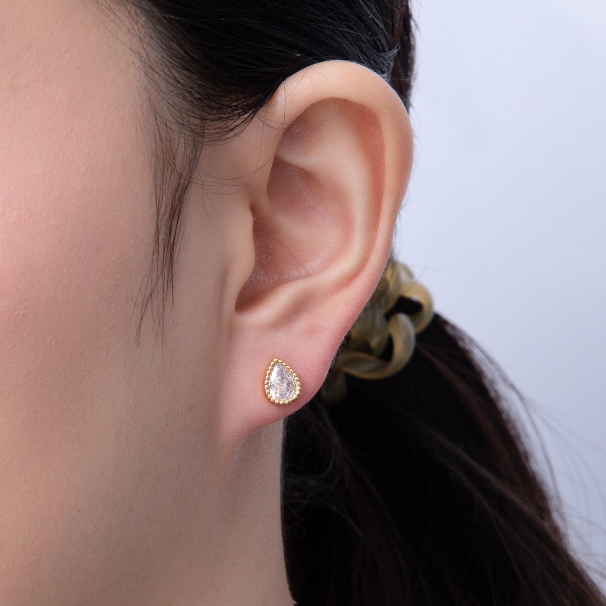 18K Gold Filled 8.7mm Clear CZ Ribbed Teardrop Stud Earrings | AD1628 - DLUXCA