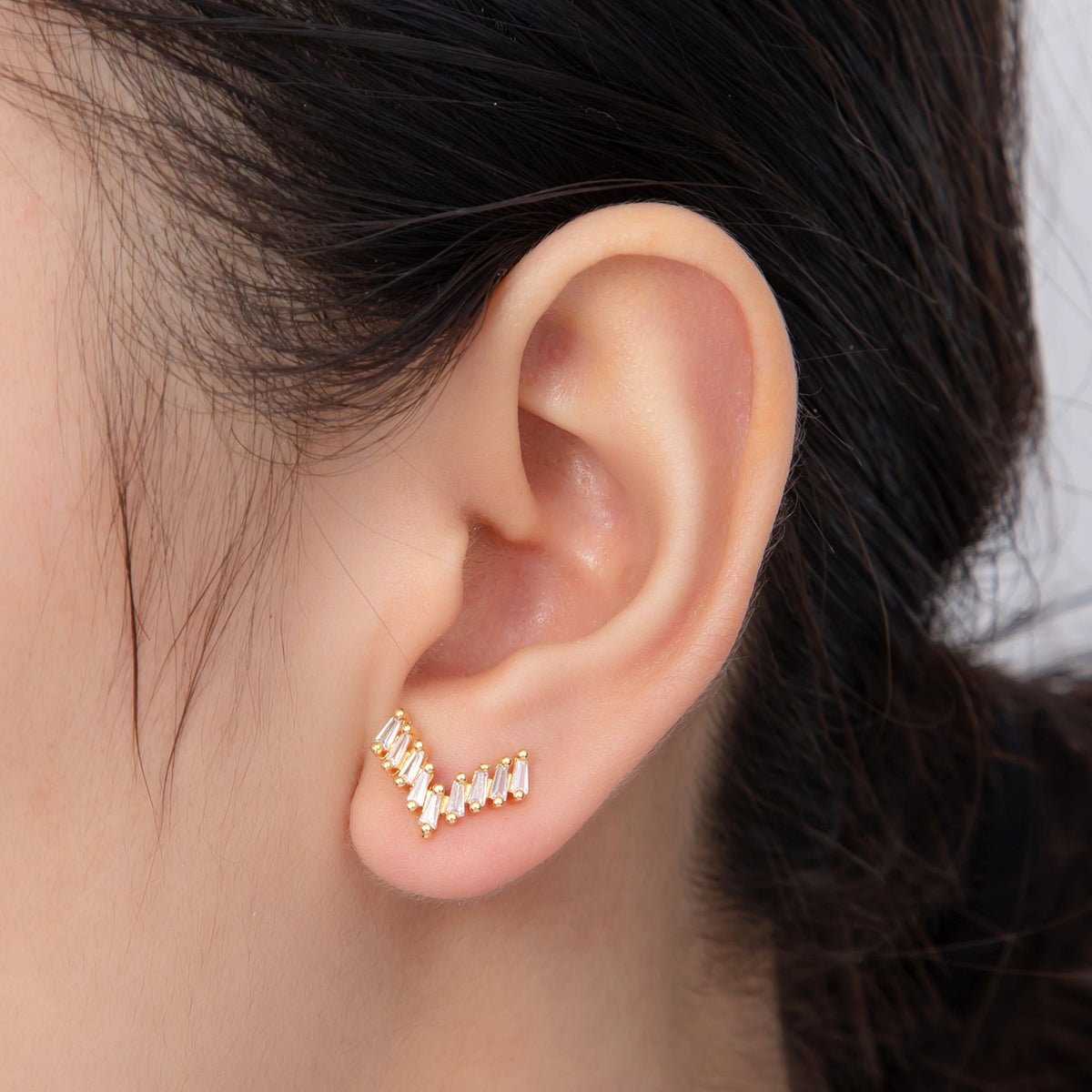 18K Gold Filled Baguette CZ V - Shaped Stud Earrings | AI399 - DLUXCA