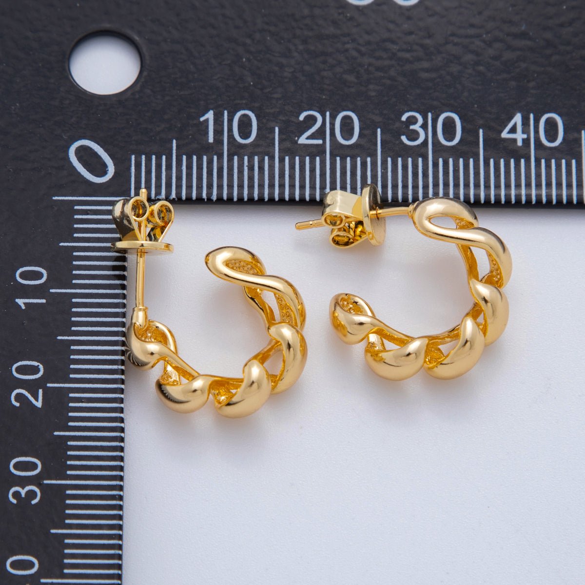 18K Gold Filled Bubbly Twisted Vine C - Shaped Stud Earrings | AJ149 - DLUXCA