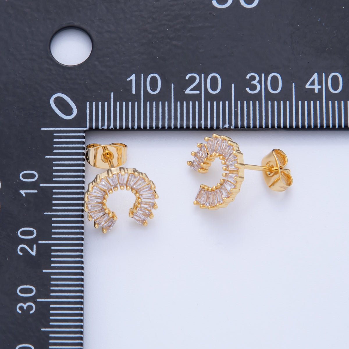 18K Gold Filled Clear CZ Baguette Horseshoe Stud Earrings | AI353 - DLUXCA