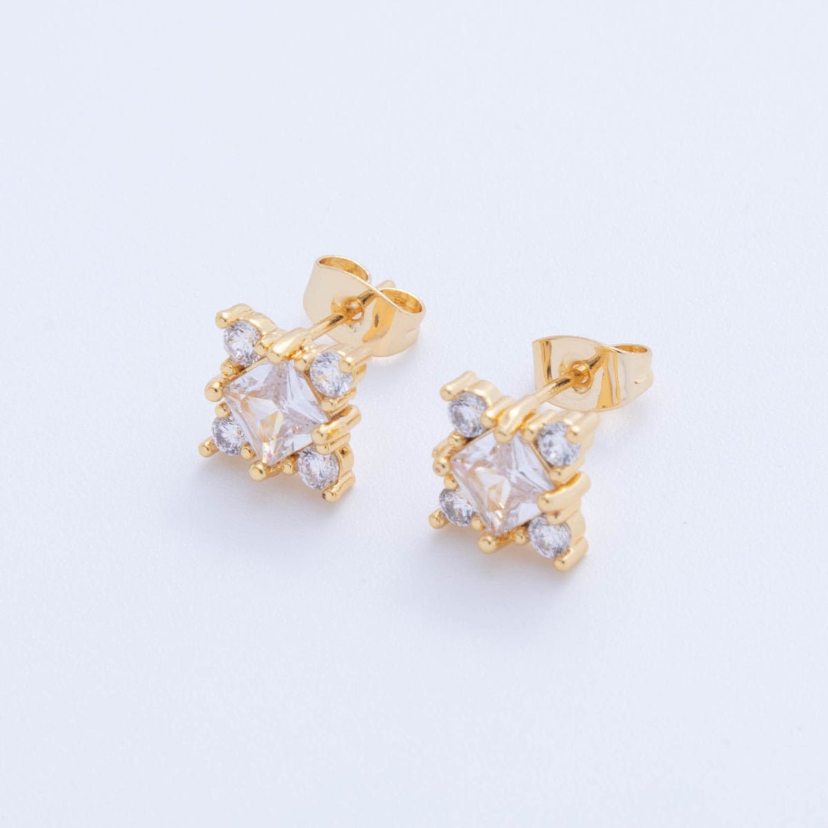 18K Gold Filled Clear Rectangle CZ Sparkly Star Stud Earrings | AI418 - DLUXCA