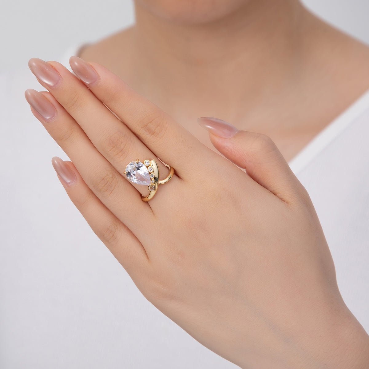 18K Gold Filled Clear Teardrop CZ Curve Solitaire Ring | O1757 - DLUXCA