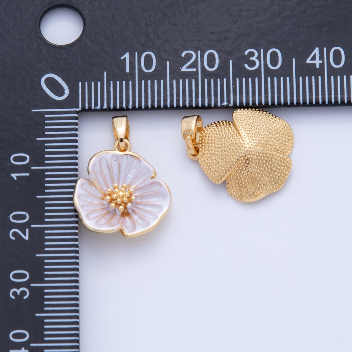18K Gold Filled Enamel Flower Pendant | AH755 - DLUXCA