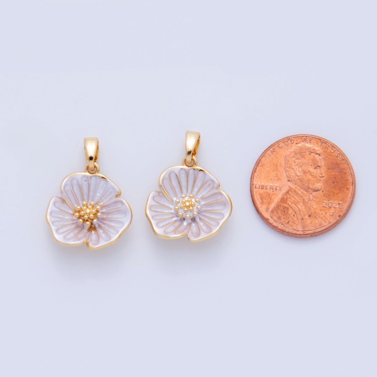 18K Gold Filled Enamel Flower Pendant | AH755 - DLUXCA