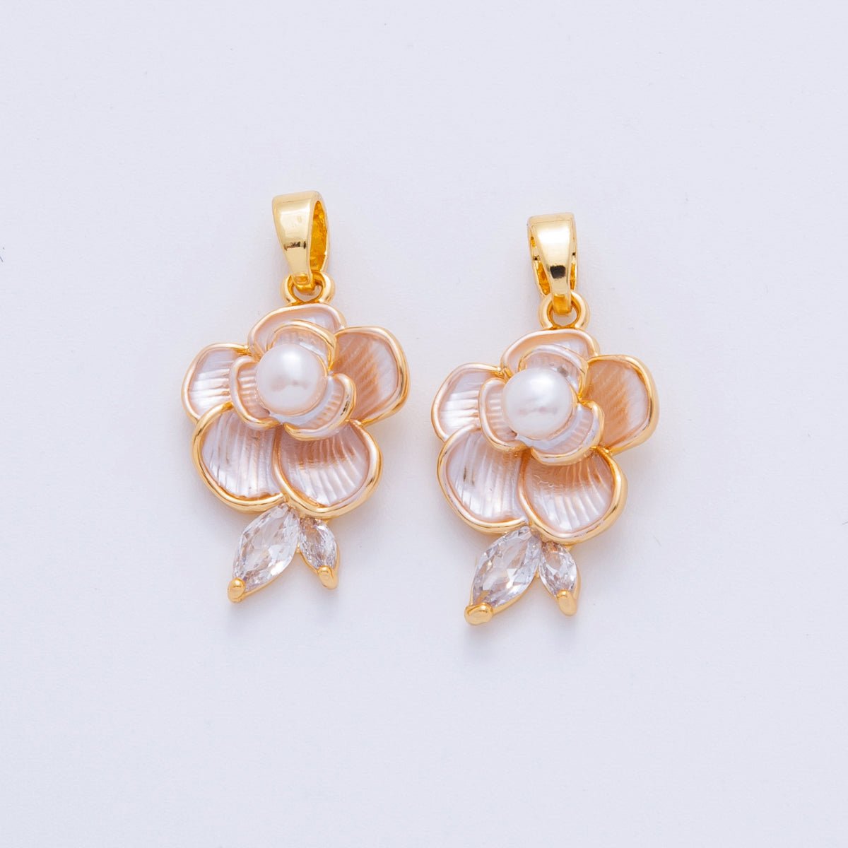 18K Gold Filled Marquise Shell Pearl Flower Pendant | AH712 - DLUXCA