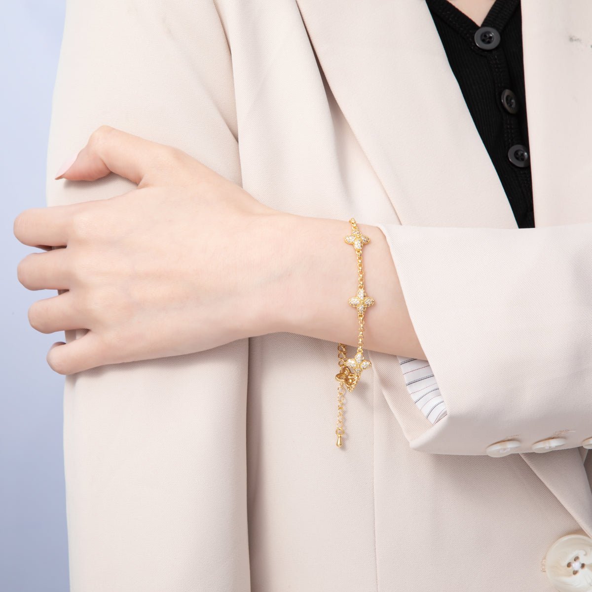 18K Gold Filled Micro Paved CZ Flower Cable Chain 7.2 Inch Bracelet | WA - 3983 - DLUXCA