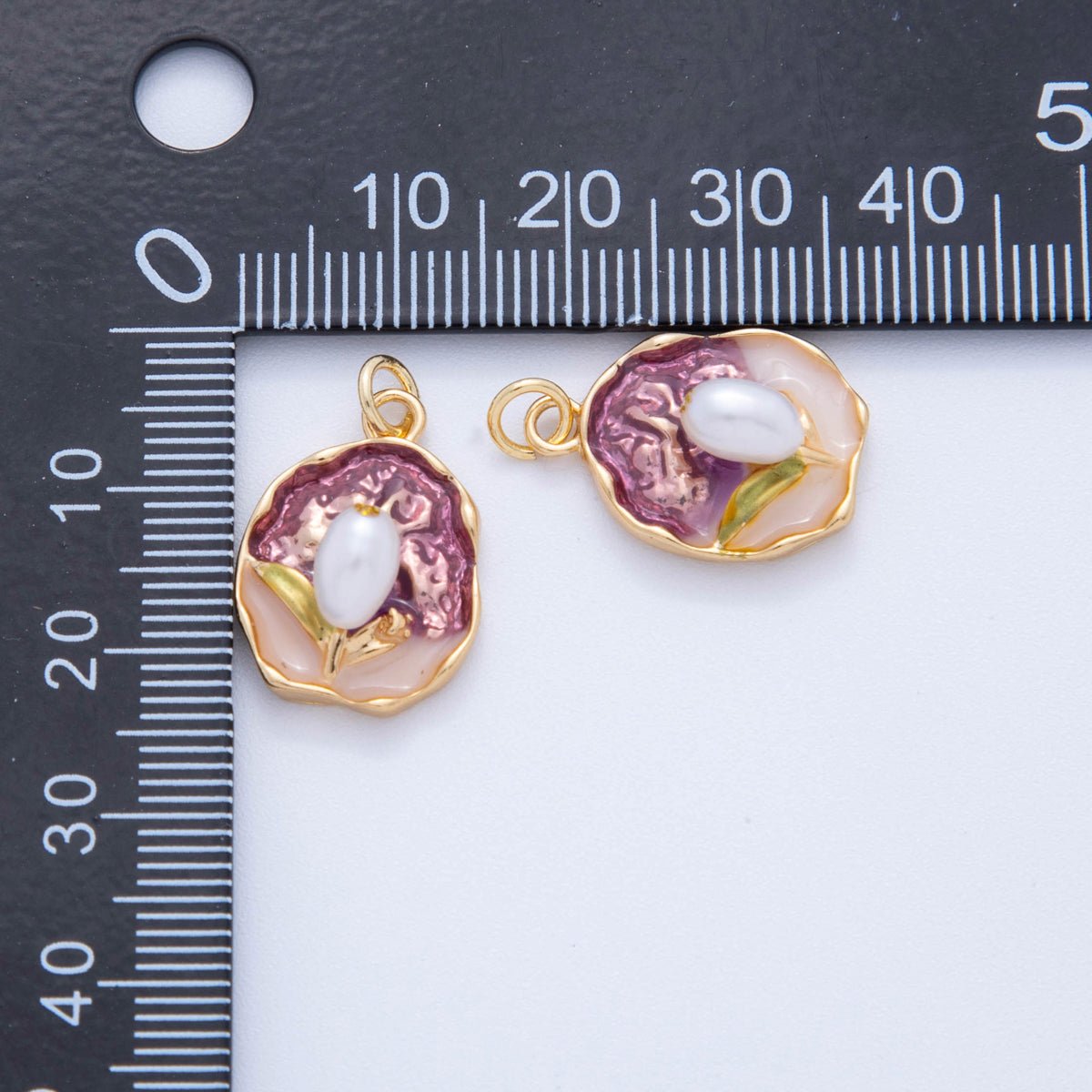 18K Gold Filled Pink Gradient Shell Pearl Flower Molten Oval Charm | AF383 - DLUXCA