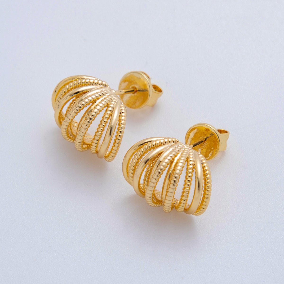 18K Gold Filled Ribbed Dome Shell Stud Earrings | AJ148 - DLUXCA
