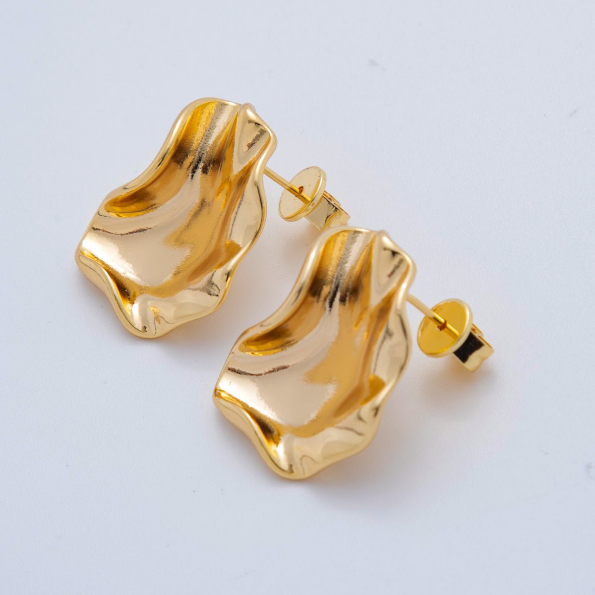 18K Gold Filled Sculpted Metal Square Hammered Stud Earrings | AI404 - DLUXCA