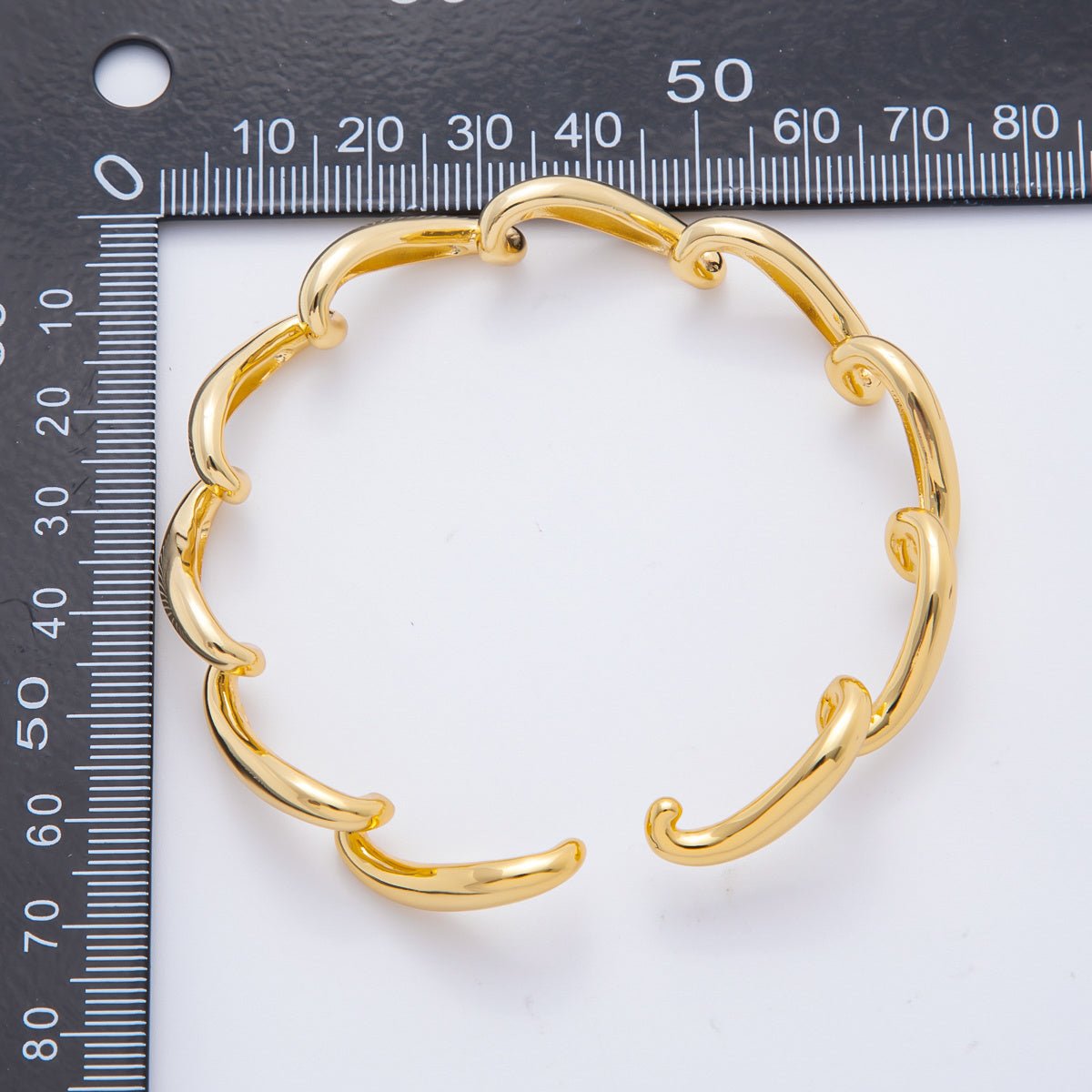 18K Gold Filled Sculptural Abstract Wave Round Cuff Bangle Bracelet in Gold WA - 3462 - DLUXCA
