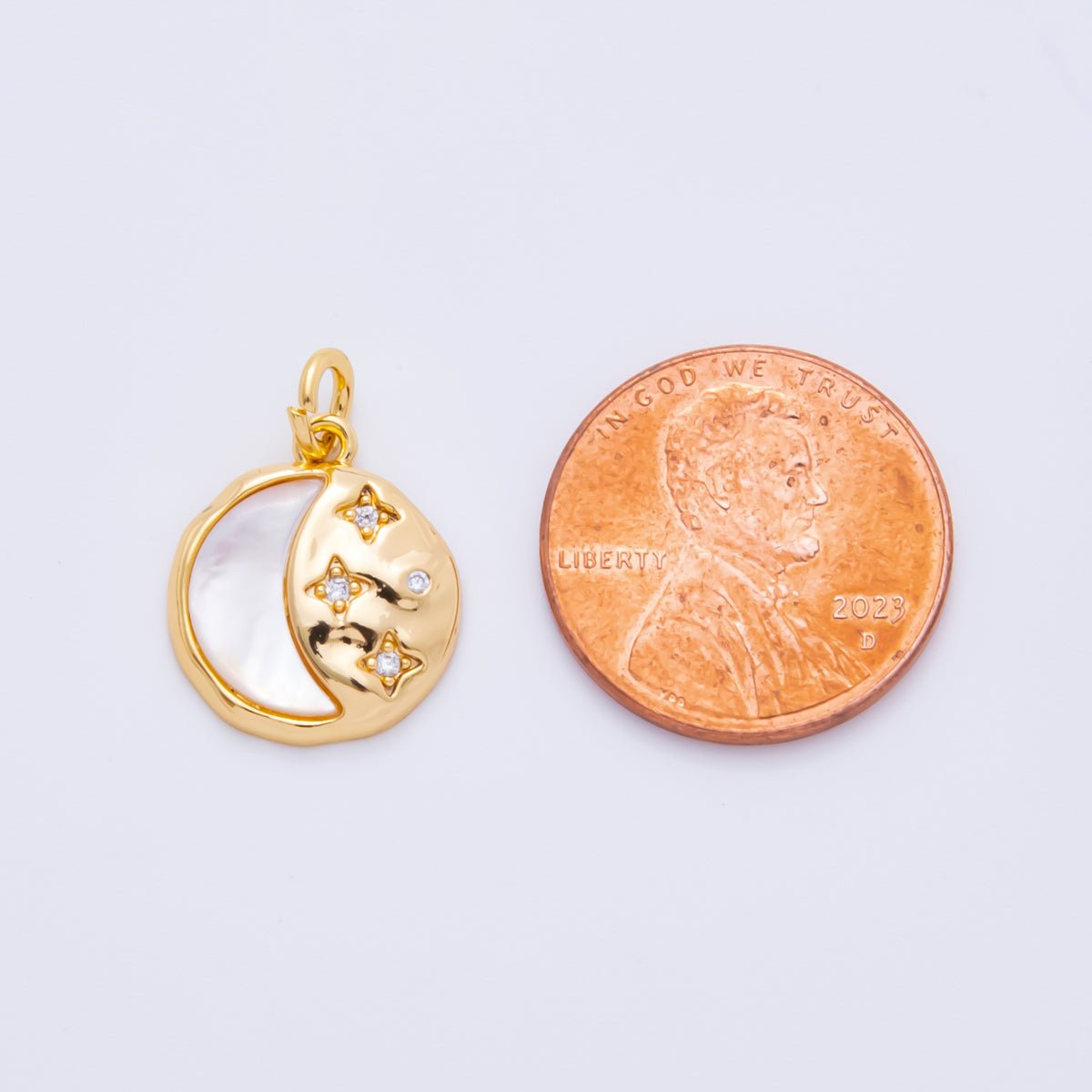18K Gold Filled Shell Pearl Celestial Star Crescent Moon Round Charm | AH914 - DLUXCA