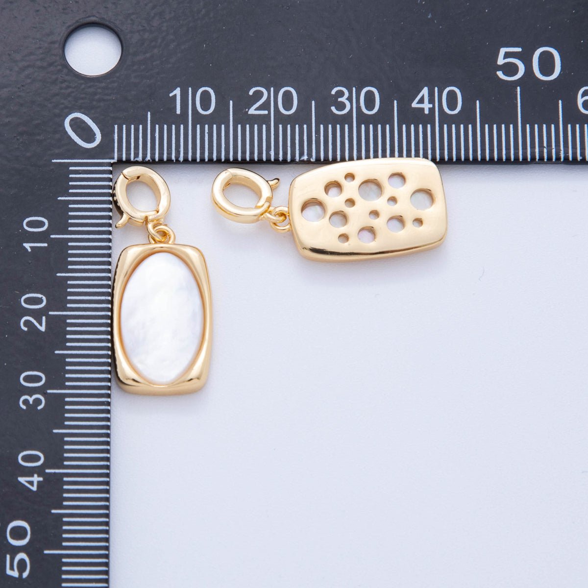 18K Gold Filled Shell Pearl Oval Molten Rectangular Latch Snap Bail Pendant | AH756 - DLUXCA