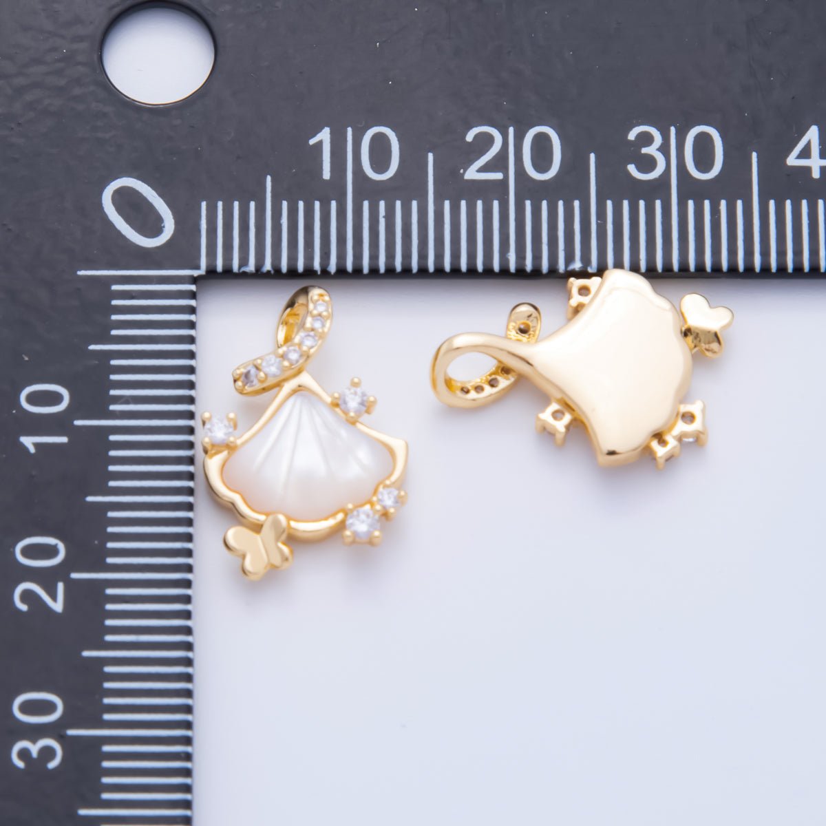 18K Gold Filled Shell Pearl Sea Clam Butterfly Micro Paved CZ Pendant | AF1113 - DLUXCA