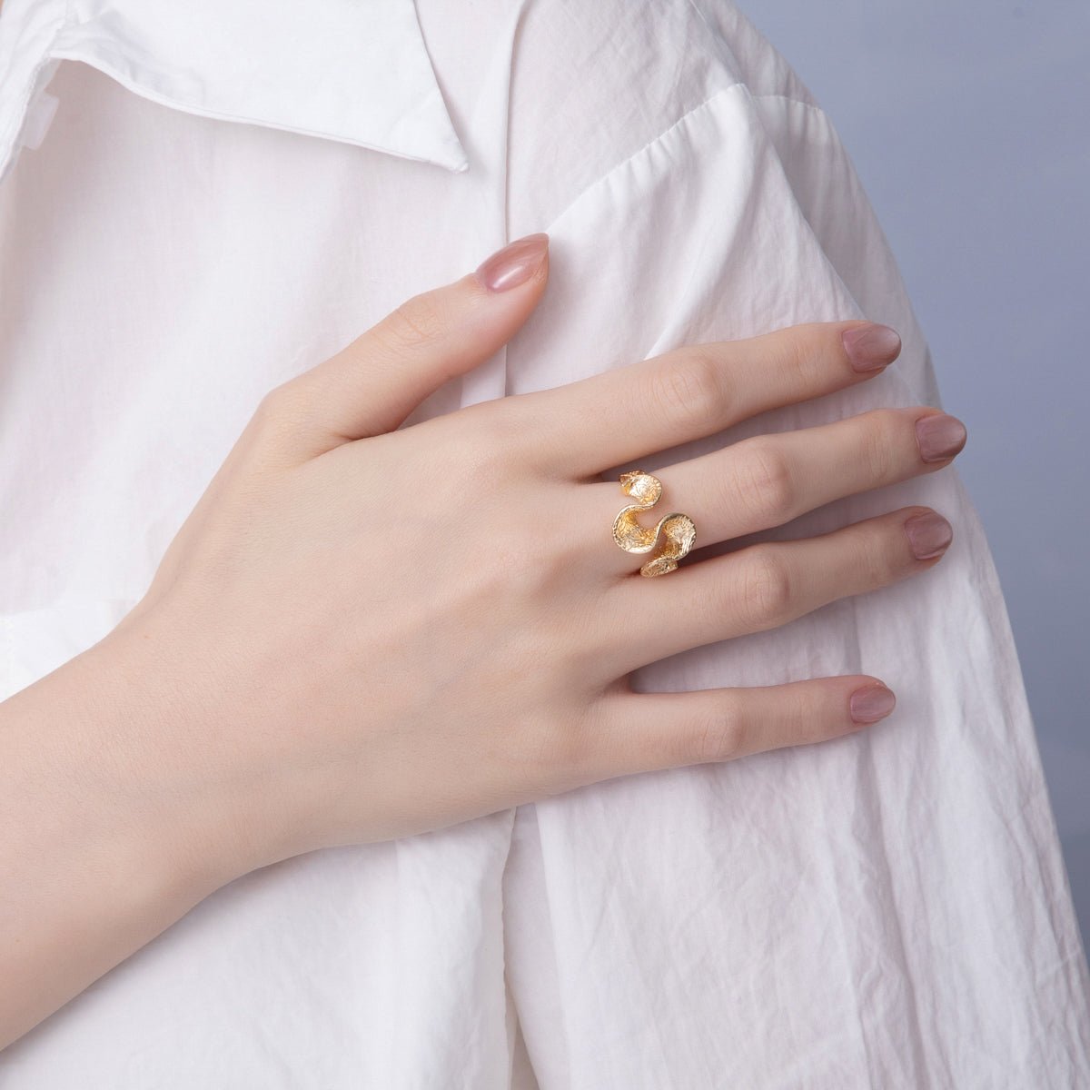 18K Gold Filled Textured Curved Wave Band Adjustable Ring | O596 - DLUXCA