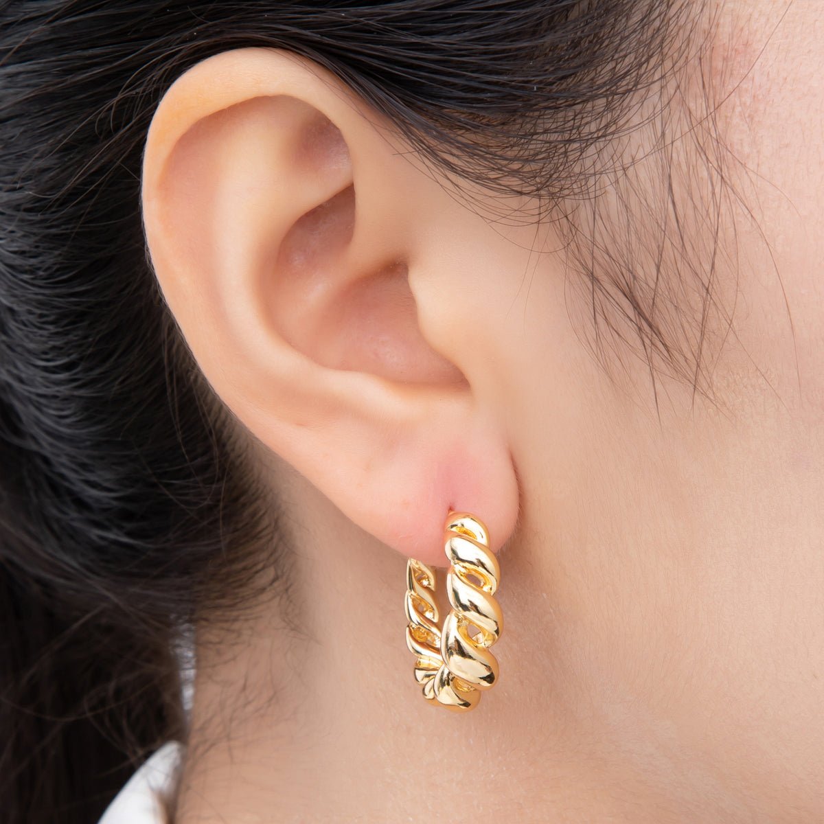 18K Gold Filled Twisted Gradient Croissant English Lock Hoops Earrings | AJ - 188 - DLUXCA