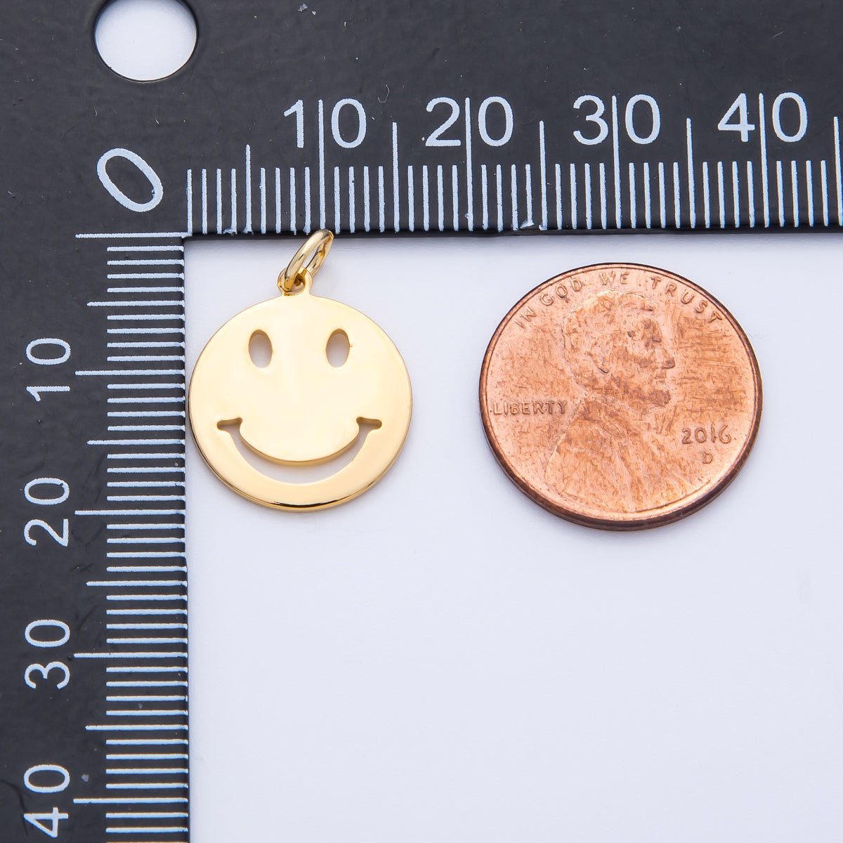 18K Gold PVD Stainless Steel 17mm Smiley Emoticon Open Mini Charm | Charms - 00364 - DLUXCA