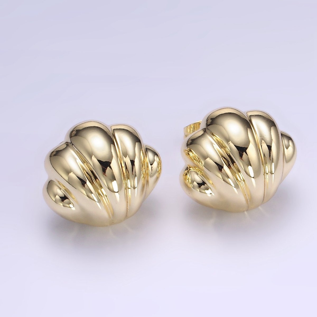 18mm Lightweight Puffed Croissant Stud Earrings | V073 - DLUXCA