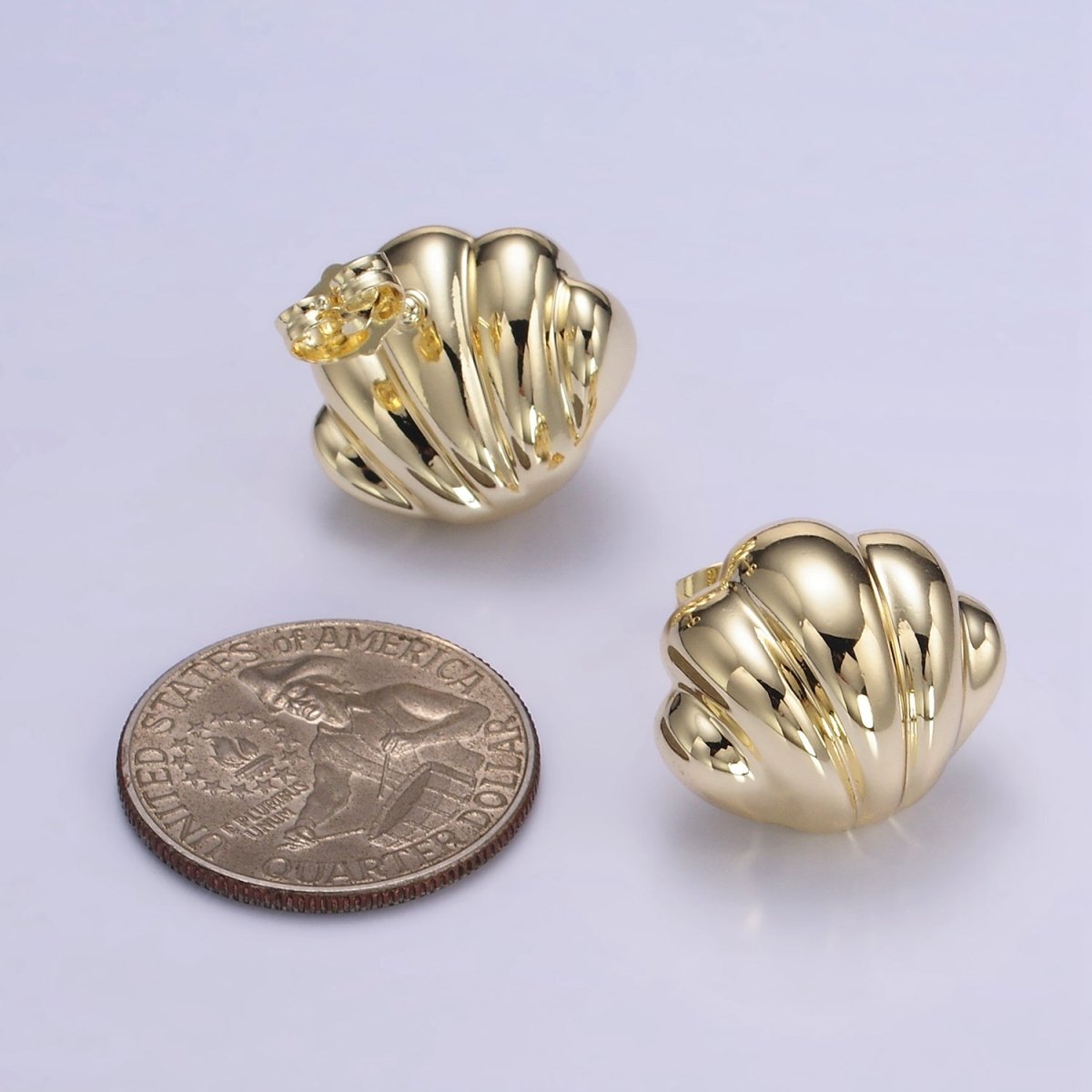 18mm Lightweight Puffed Croissant Stud Earrings | V073 - DLUXCA