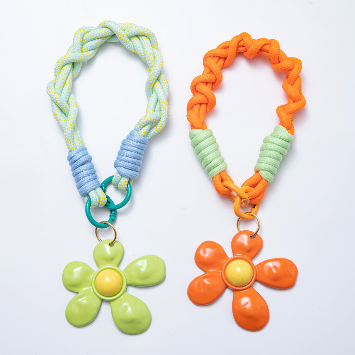 Kawaii Colorful Paracord Charm Bag Keychain Accessories Leather Daisy Charms for Back To School Backpack Purse Hanging Ornament WB-00080