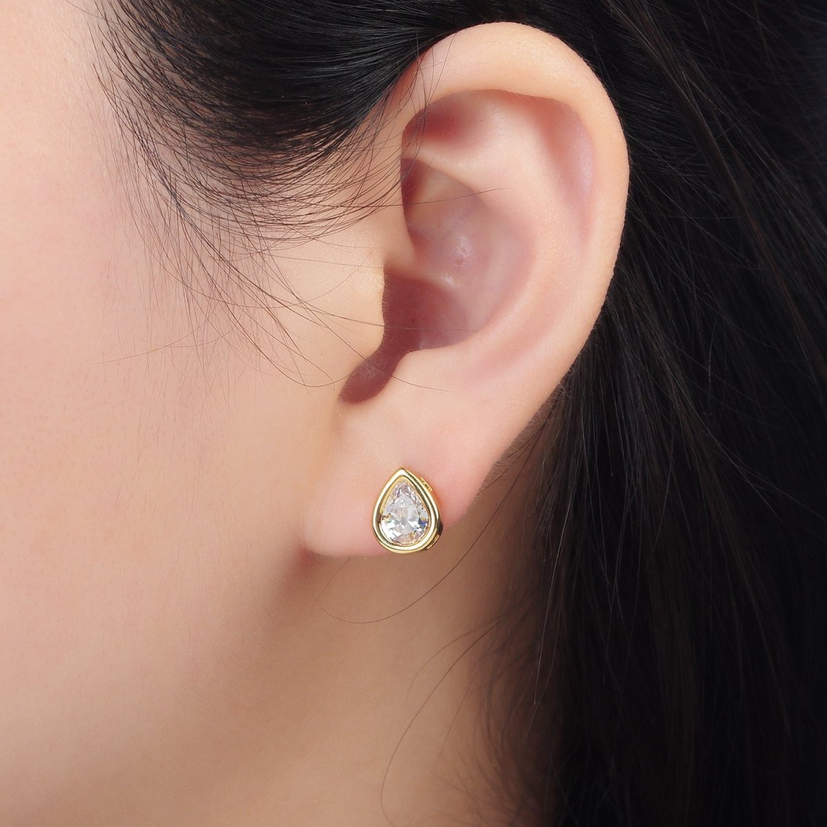 24K Gold Filled 10mm Clear CZ Teardrop Bezel Stud Earrings | P540 - DLUXCA