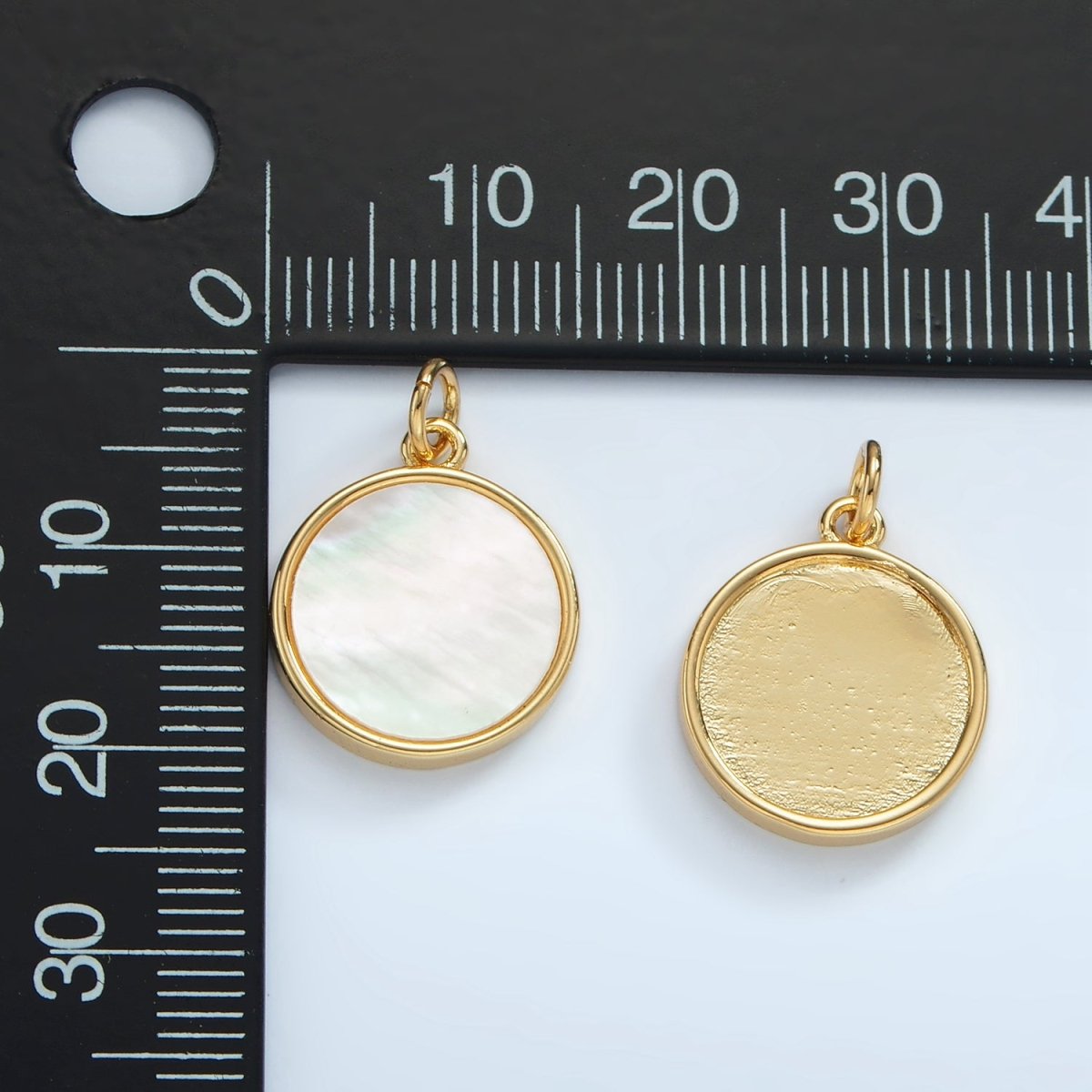 24K Gold Filled 10mm Shell Pearl Bezel Round Charm | AG929 - DLUXCA