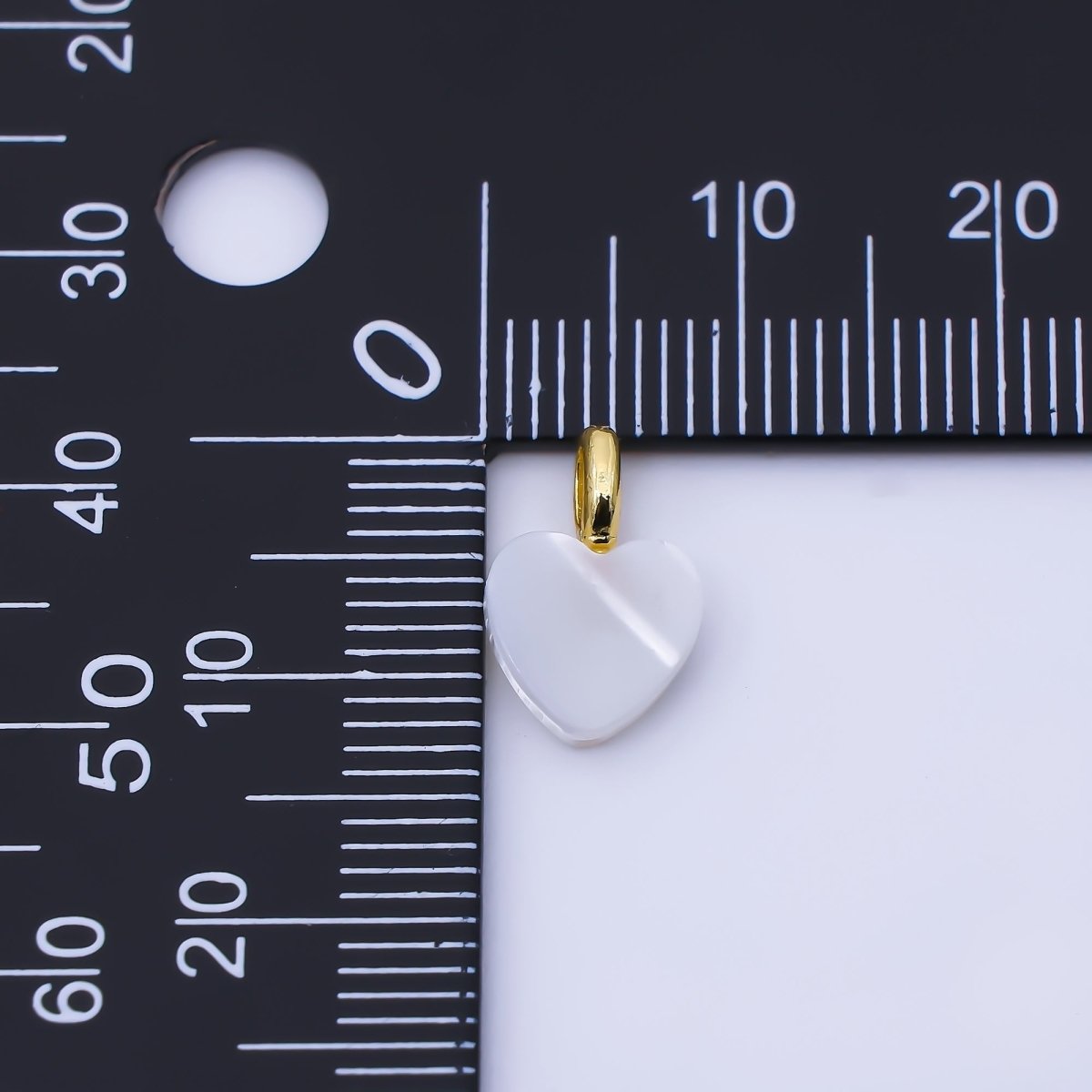 24K Gold Filled 12.2mm White Shell Pearl Heart Pendant | P1950 - DLUXCA