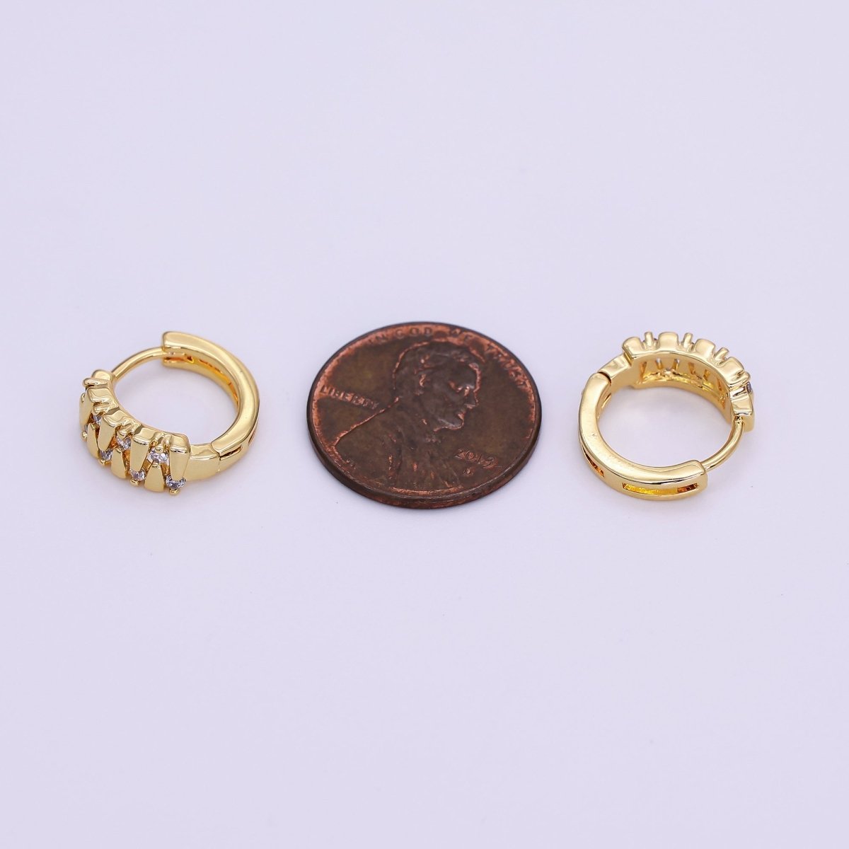 24K Gold Filled 13.5mm CZ Lined Quilted Cartilage Huggie Earrings | T518 - DLUXCA