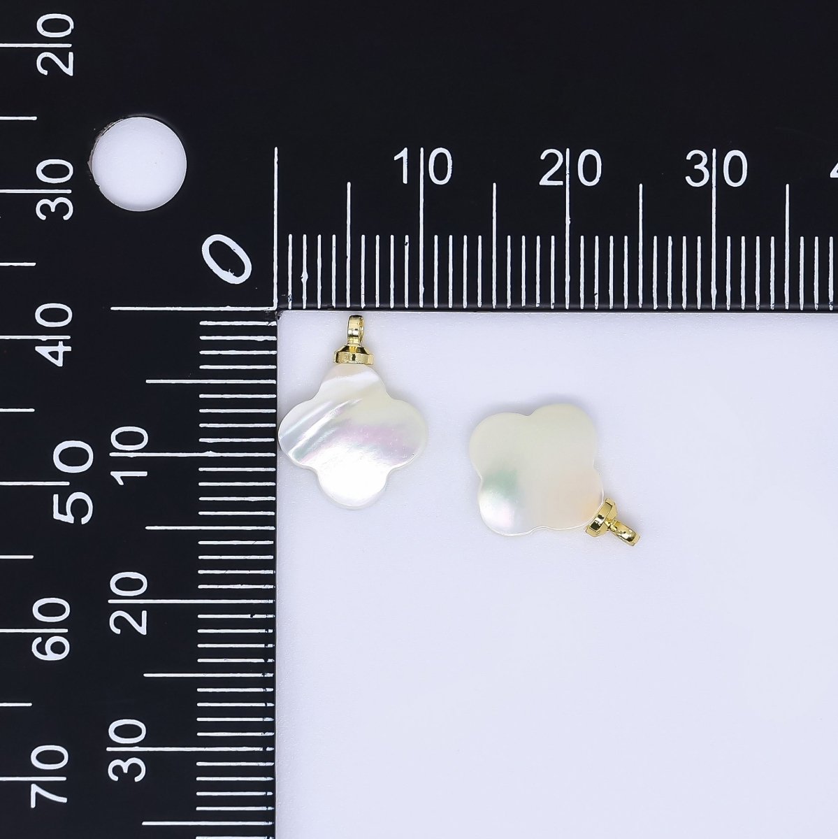 24K Gold Filled 13.5mm Shell Pearl Rounded 4 - Petals Lucky Clover Flower Charm | P - 1824 - DLUXCA